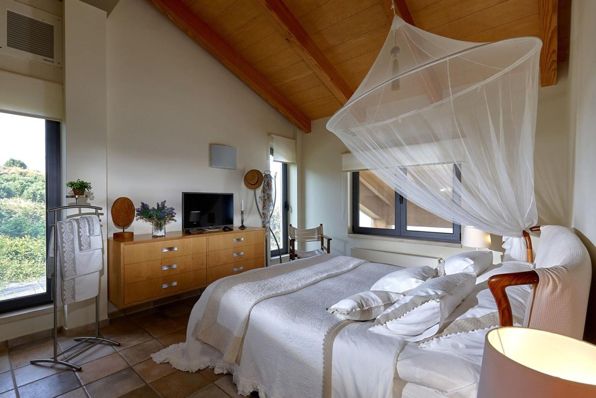 Villa Vollard With Amazing View Pool Ираклио Екстериор снимка