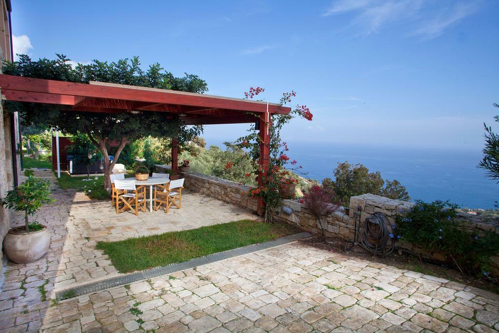 Villa Vollard With Amazing View Pool Ираклио Екстериор снимка
